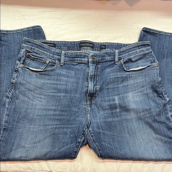 Lucky Brand 410 Athletic Slim Jeans with Natural Fading 42x30 - Picture 1 of 8